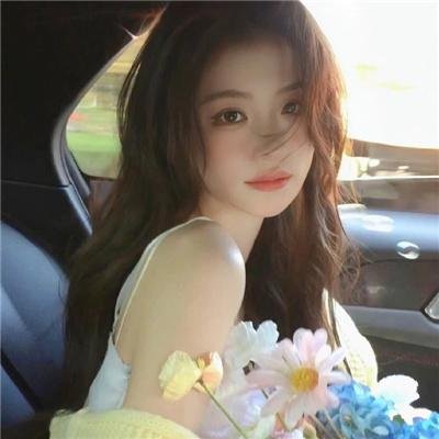 她藏起孕肚离婚，总裁全球疯找